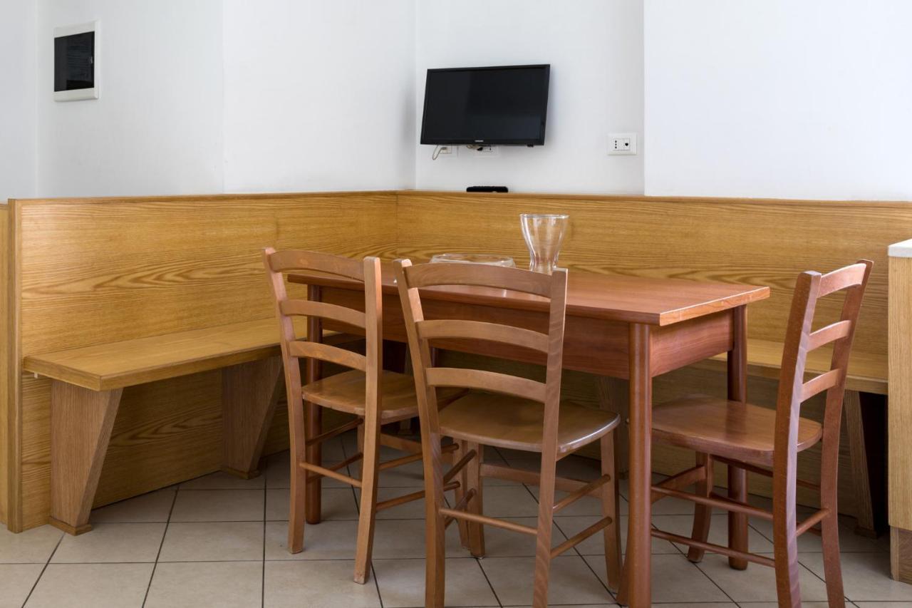 Aparthotel Residenza Conti Rzym Zewnętrze zdjęcie